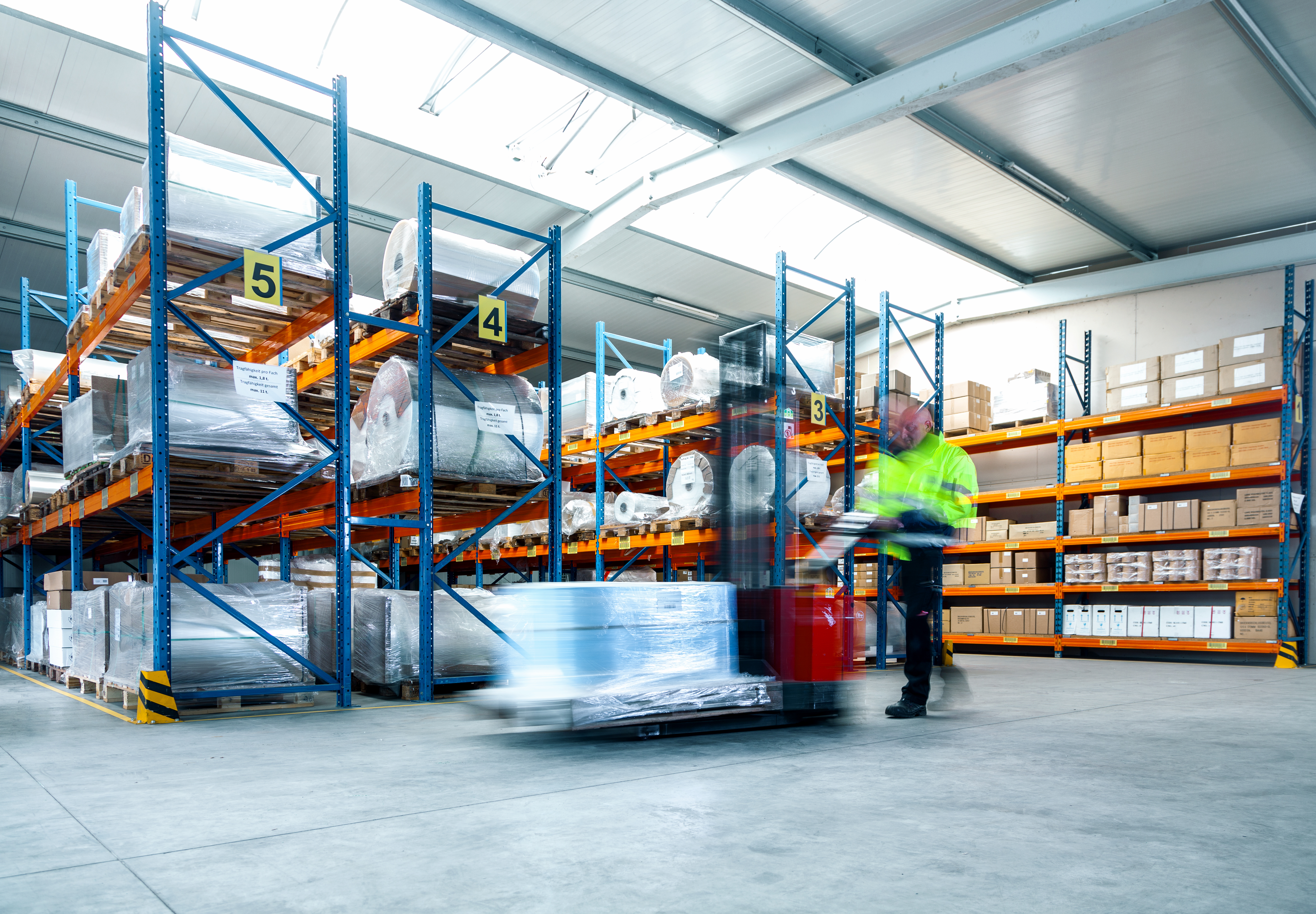 2015-070-Polytec-vor-Ort_0053 Lager